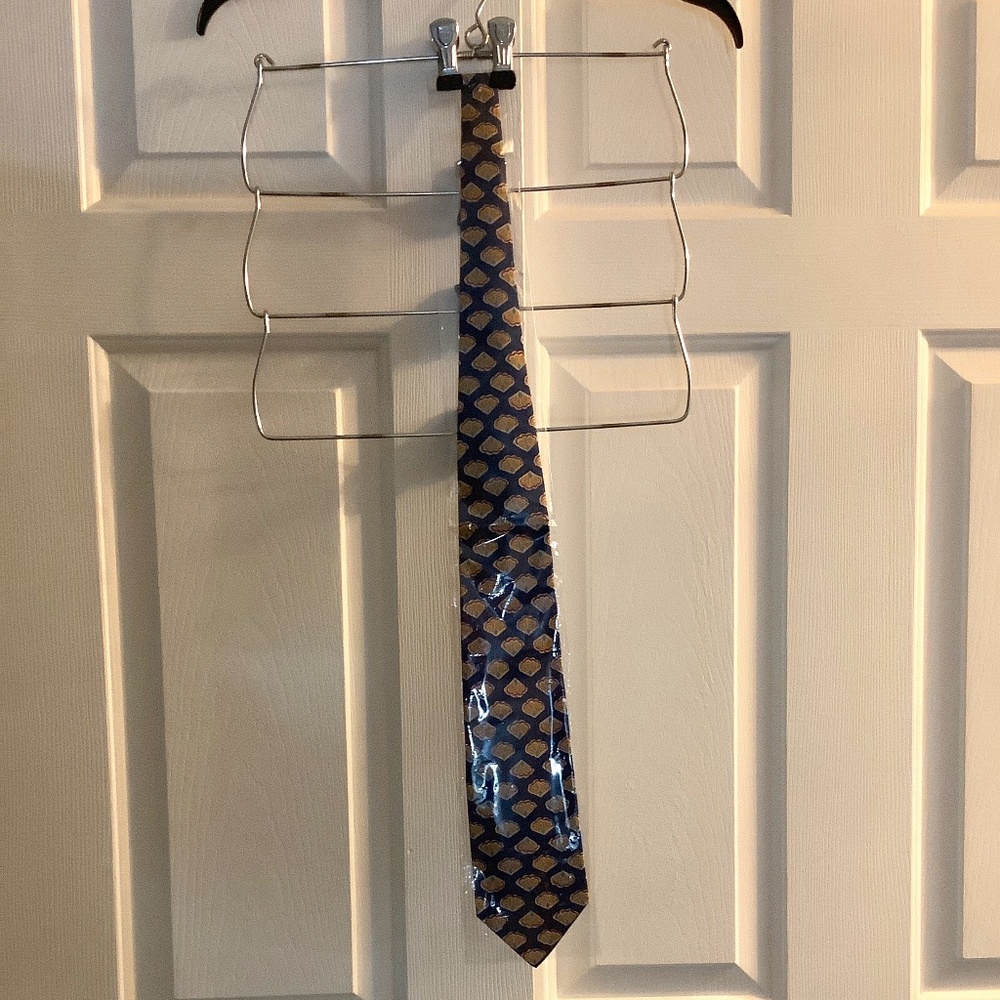 Vintage countess Mara Tie